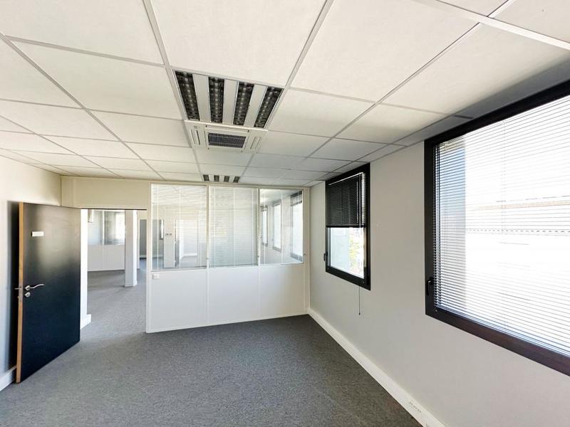 Bureau - 94 m²