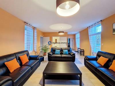 Maison - 246 m² - 10 pièces