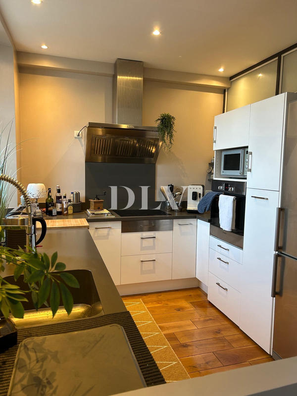 Appartement - 99 m² - 4 pièces