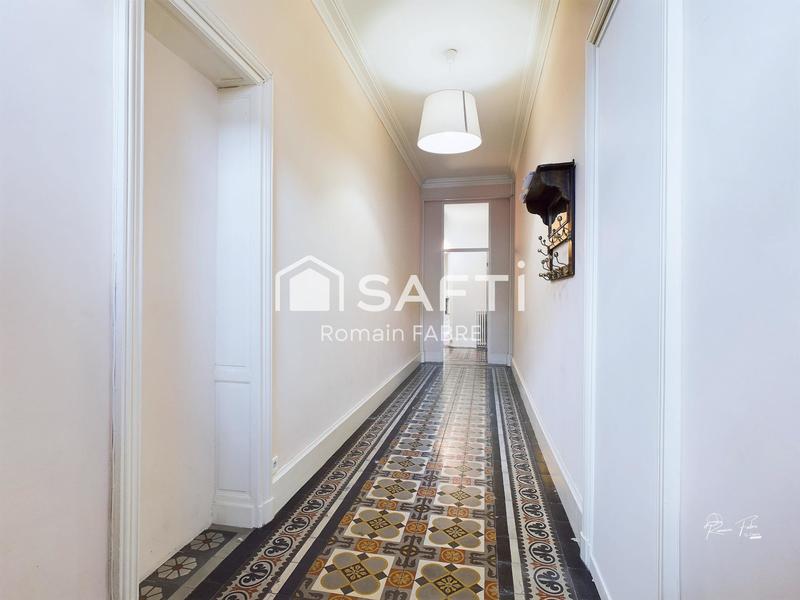 Maison - 304 m² - 7 pièces