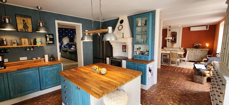 Maison traditionnelle - 177 m² - 7 pièces