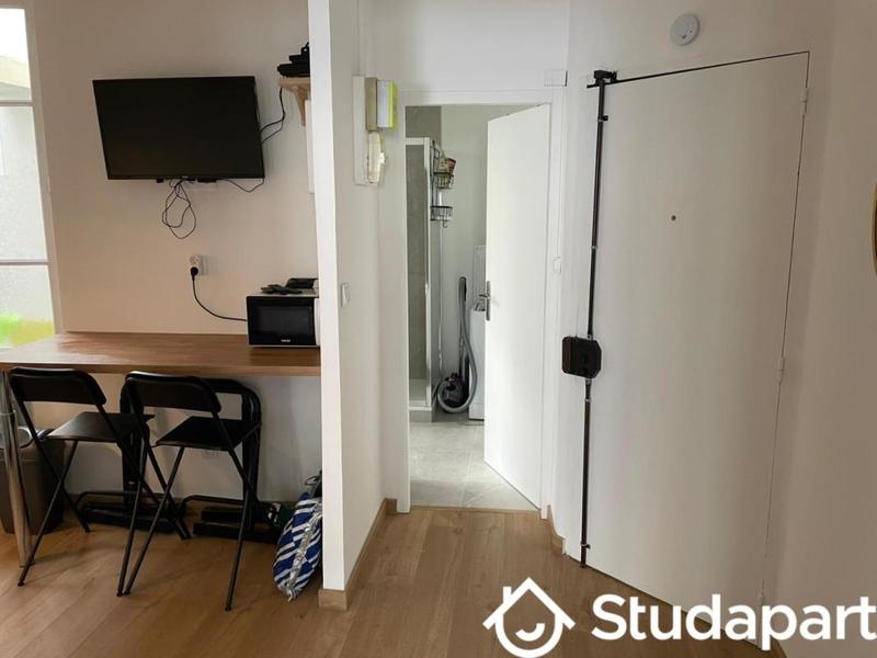 Chambre - 11 m² - 1 pièce