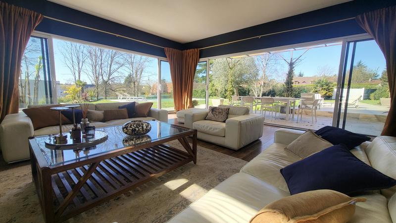 Maison contemporaine - 290 m² - 8 pièces