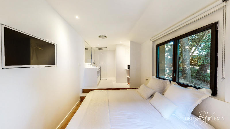 Demeure - 253 m² - 8 pièces