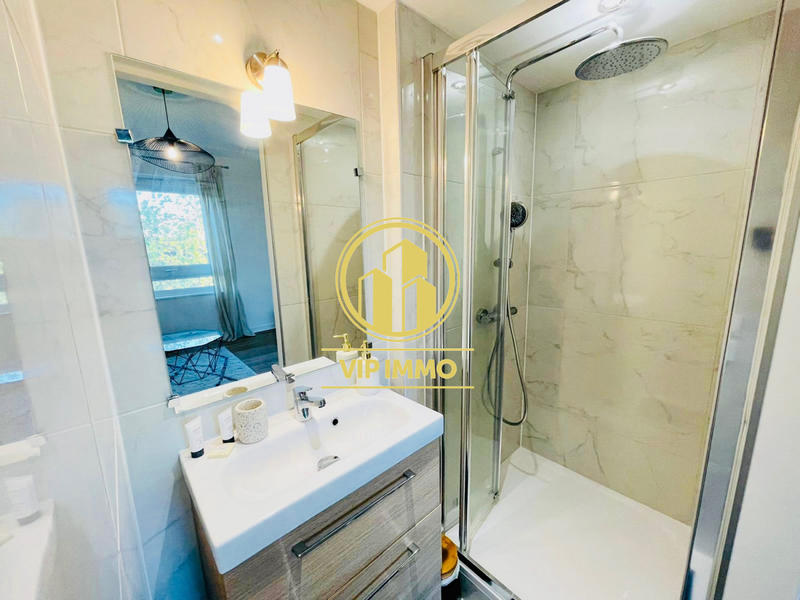 Appartement - 105 m² - 4 pièces