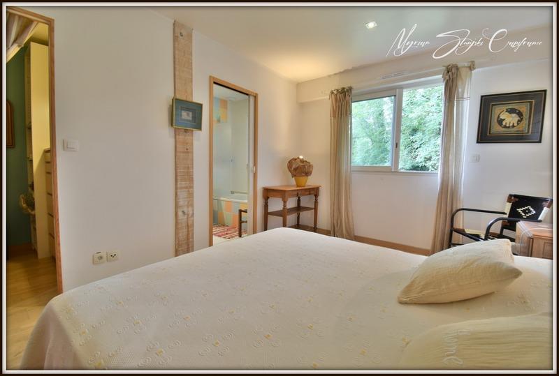 Propriété - 290 m² - 5 pièces