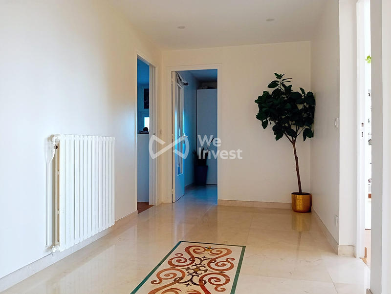 Maison contemporaine - 340 m² - 10 pièces