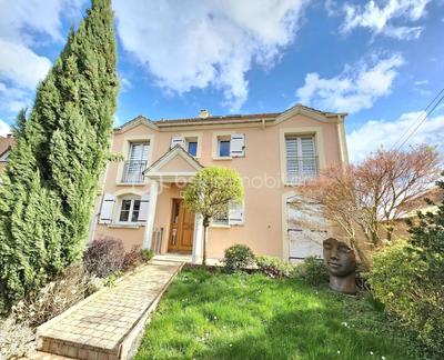 Pavillon - 162 m² - 9 pièces