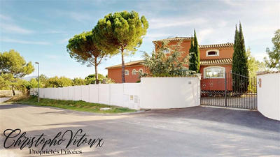 Villa - 220 m² - 6 pièces