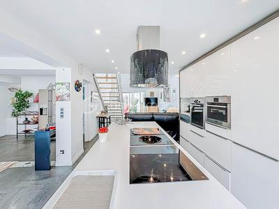 Villa - 162 m² - 6 pièces