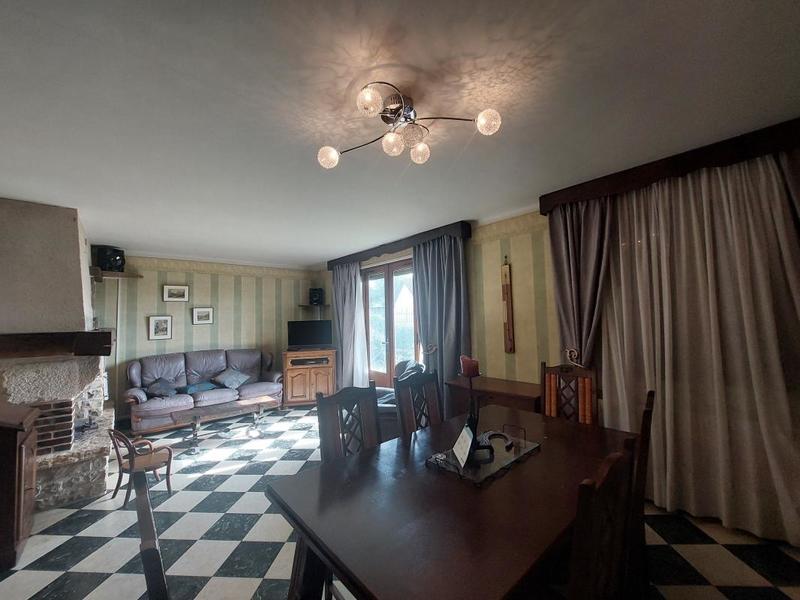 Maison - 121 m² - 6 pièces