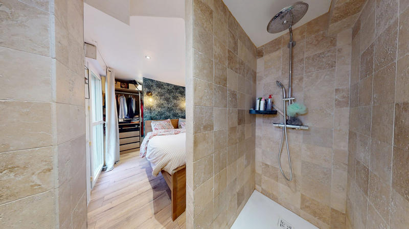 Maison - 95 m² - 5 pièces