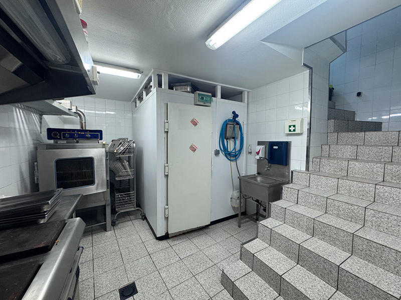Local commercial - 220 m²