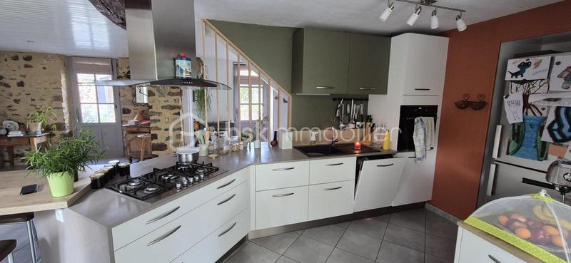 Propriété - 286 m² - 12 pièces