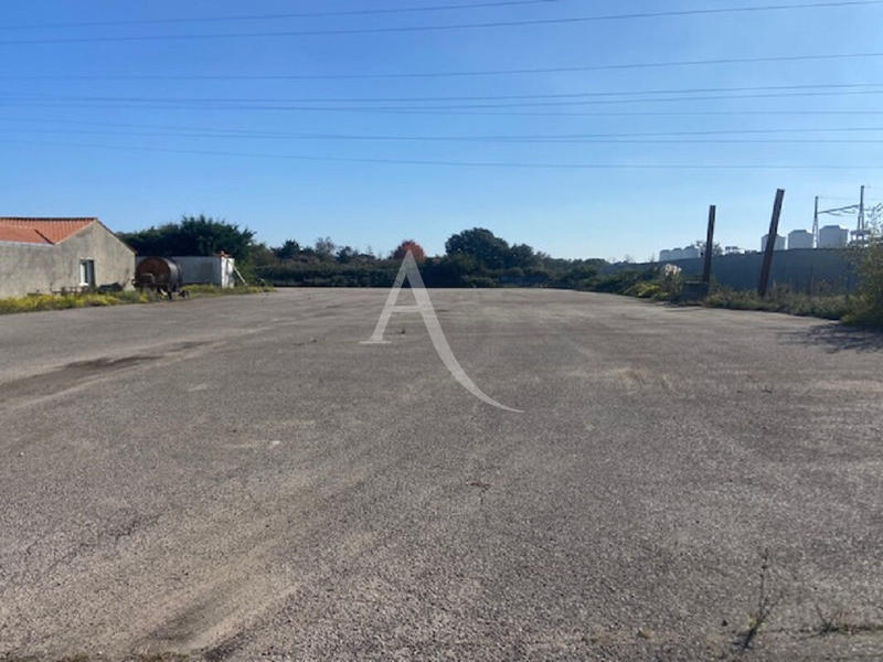 Local d'activité / Entrepôt - 159 m²