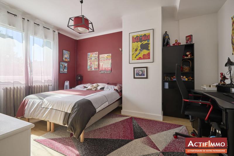 Maison contemporaine - 250 m² - 7 pièces