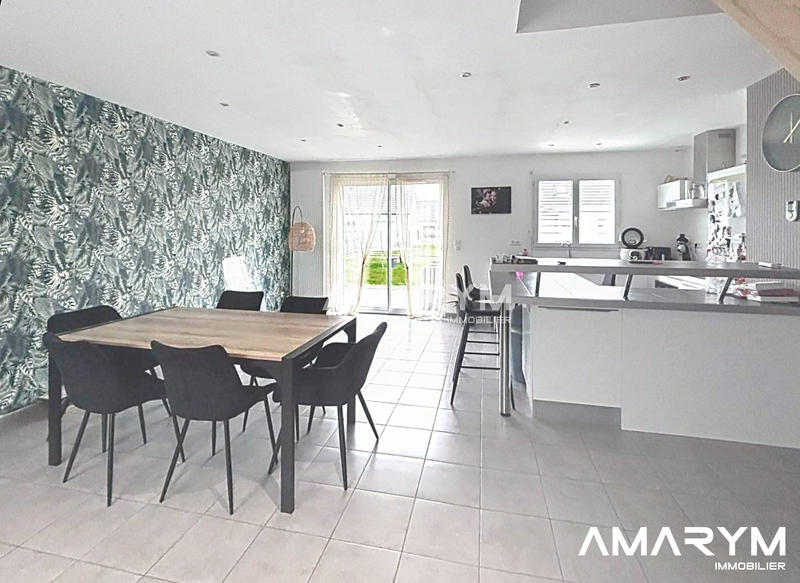 Maison - 92 m² - 5 pièces