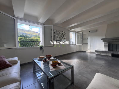 Maison - 98 m² - 5 pièces