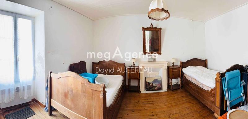 Maison traditionnelle - 163 m² - 8 pièces