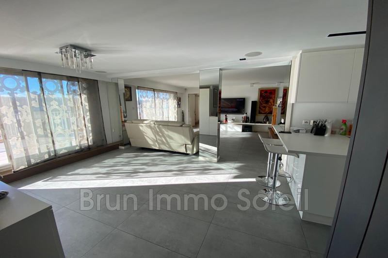 Appartement - 97 m² - 3 pièces