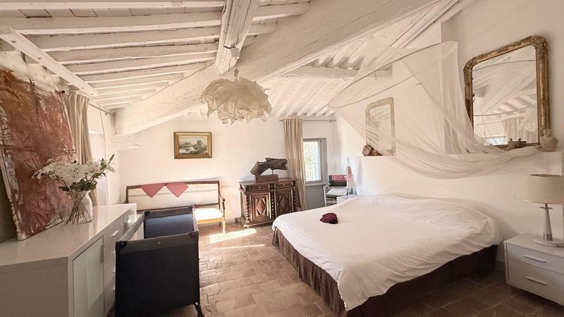 Maison - 817 m² - 15 pièces