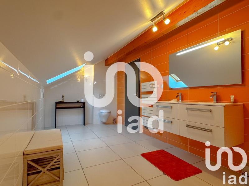 Maison - 242 m² - 6 pièces