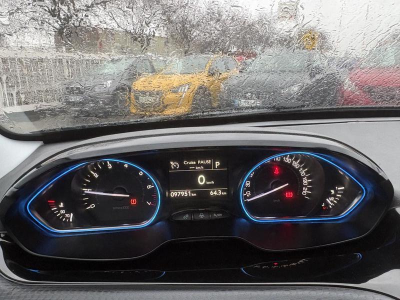 Peugeot 2008 Allure 110 Cv Eat6 Boîte Automatique