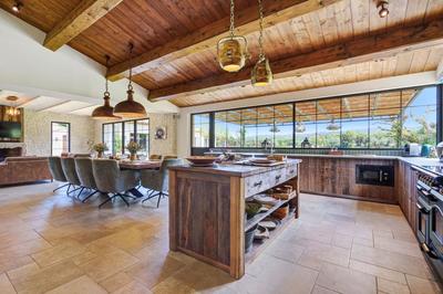 Maison - 480 m² - 8 pièces