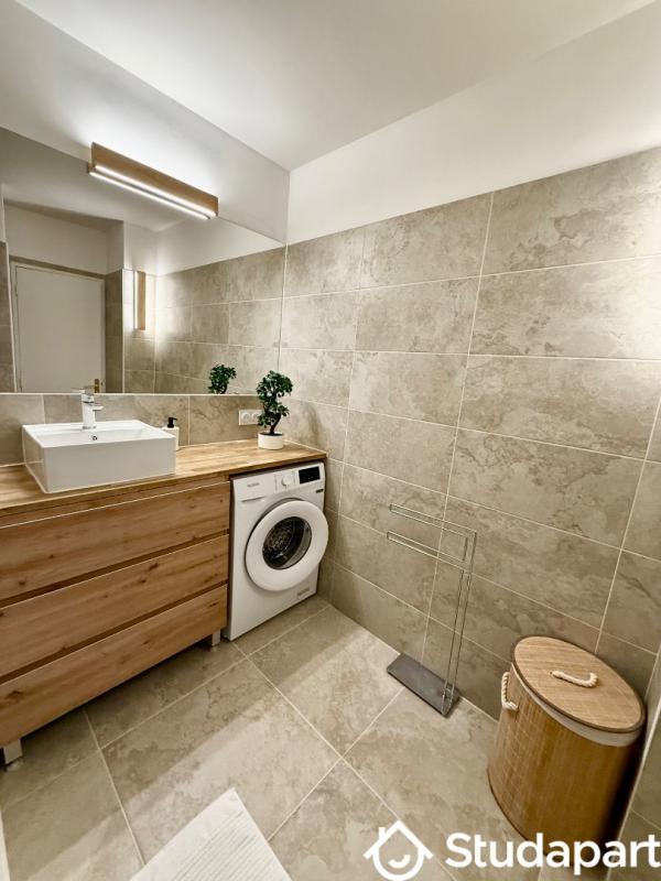 Appartement - 64 m² - 2 pièces