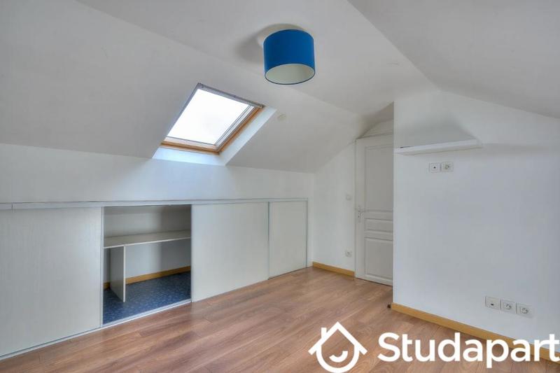 Chambre - 10 m² - 1 pièce