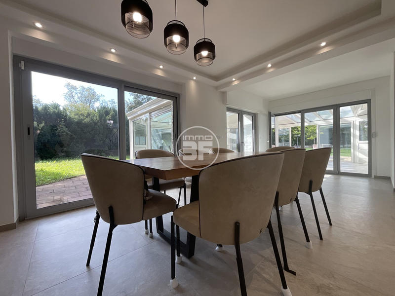 Villa - 486 m² - 11 pièces