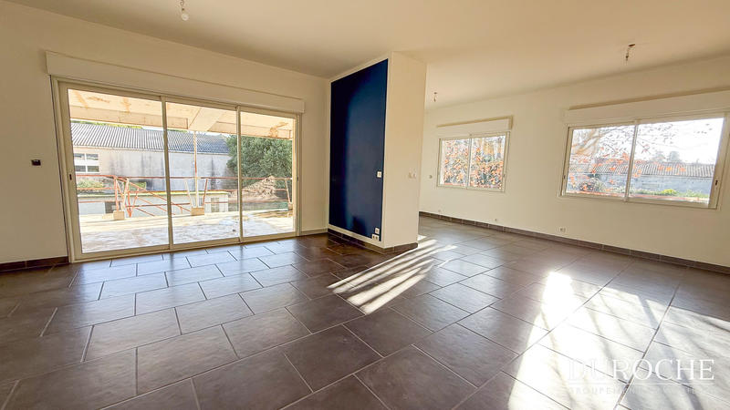 Maison - 224 m² - 7 pièces