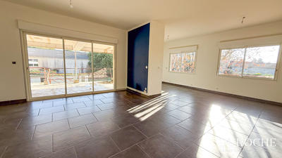 Maison - 224 m² - 7 pièces