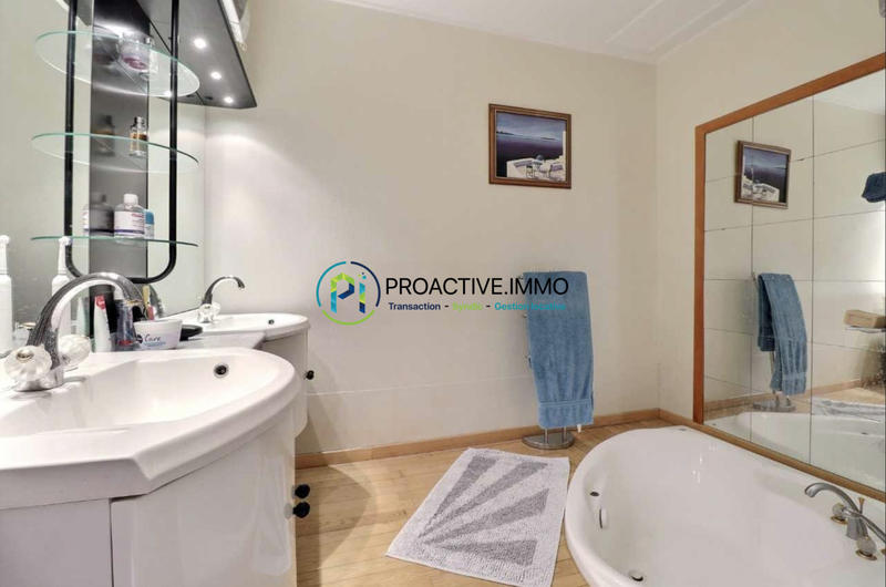 Maison traditionnelle - 128 m² - 4 pièces