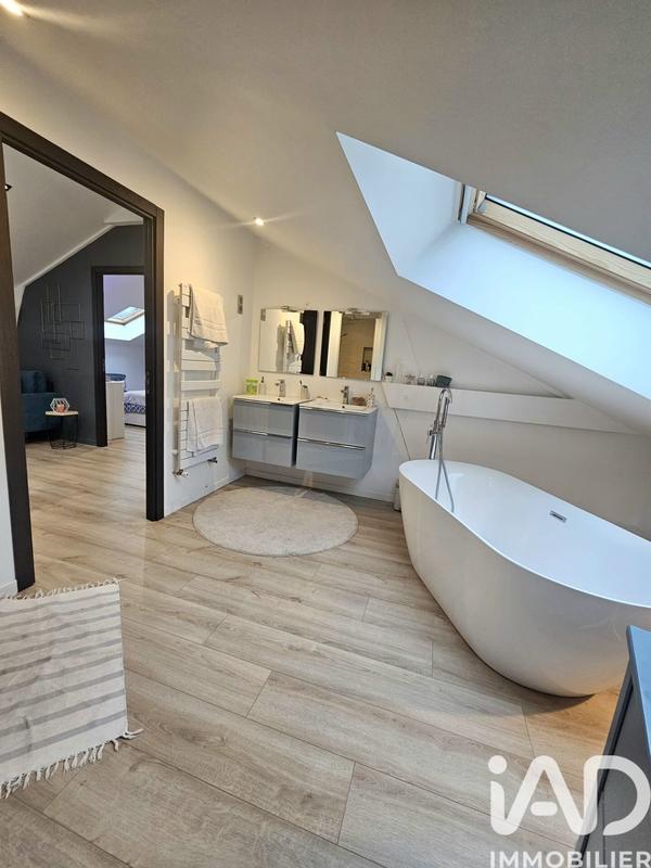 Maison - 168 m² - 7 pièces