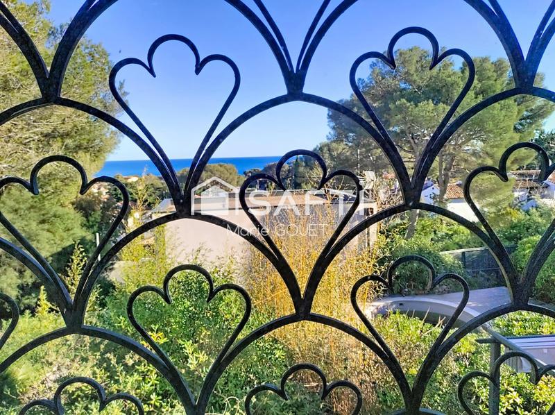 Maison - 198 m² - 8 pièces