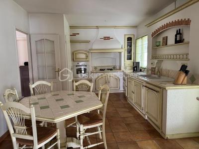 Maison - 174 m² - 7 pièces