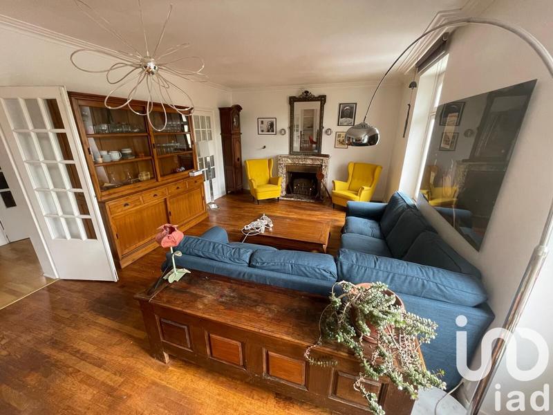 Maison - 241 m² - 12 pièces