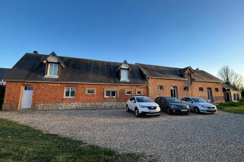 Maison - 230 m² - 8 pièces