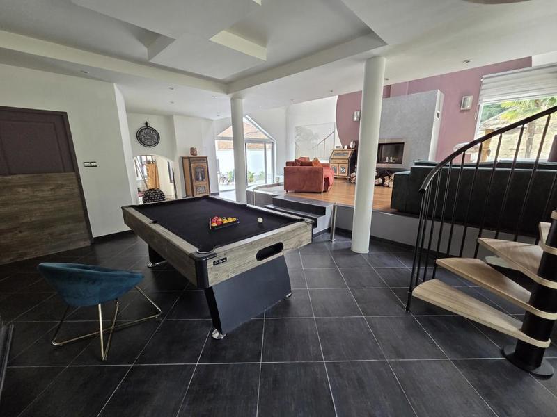 Maison de village - 258 m² - 9 pièces