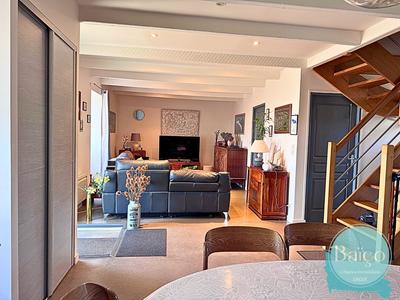 Maison - 92 m² - 5 pièces