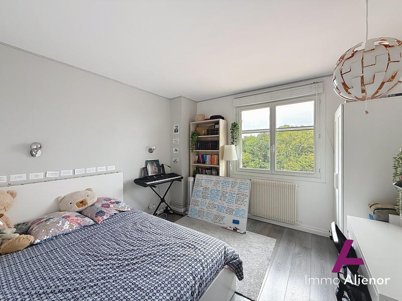 Maison - 202 m² - 6 pièces