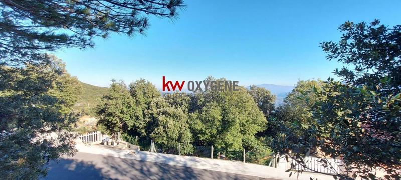 Terrain constructible - 829 m²