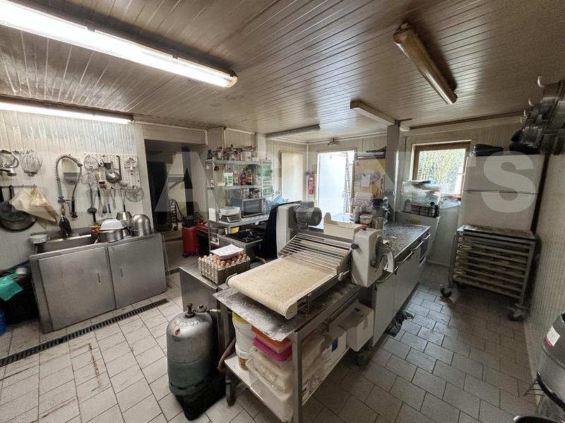 Fonds de commerce - 240 m²