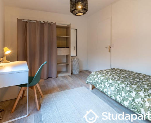 Chambre - 10 m² - 1 pièce