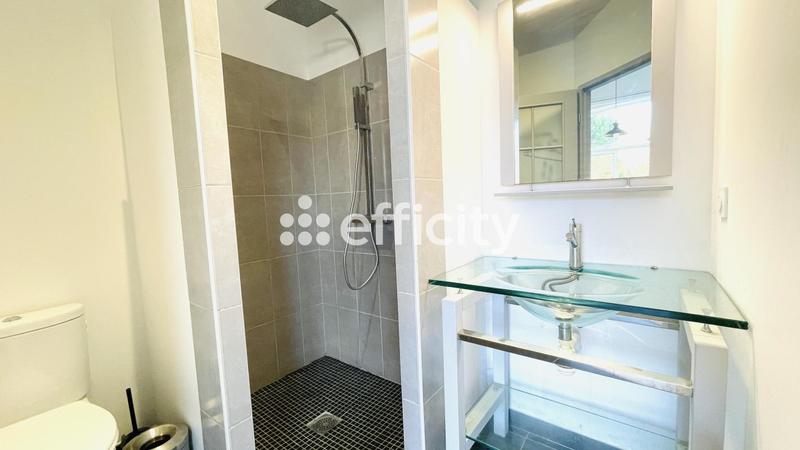 Maison en pierre - 200 m² - 8 pièces