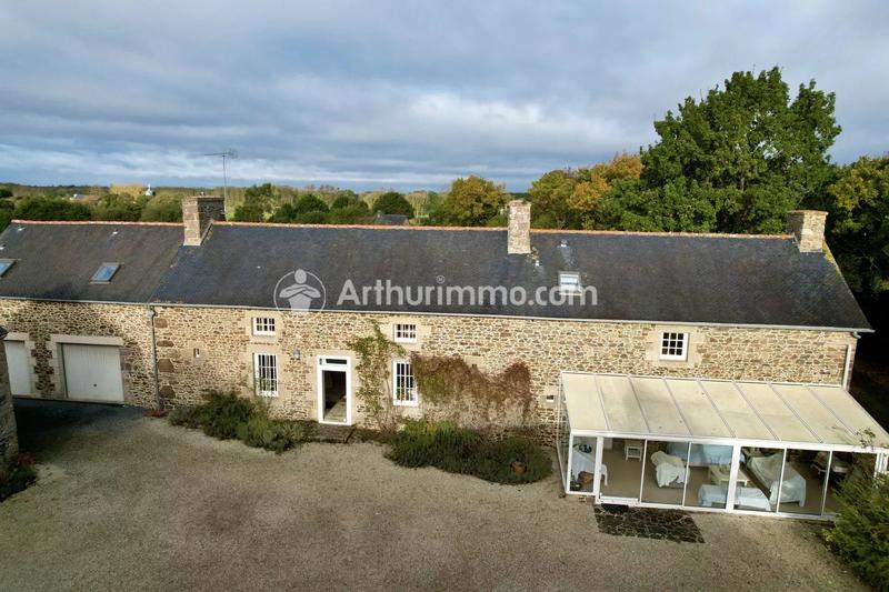 Maison - 341 m² - 13 pièces