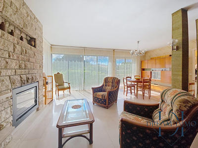 Maison traditionnelle - 206 m² - 8 pièces