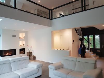 Maison - 254 m² - 8 pièces