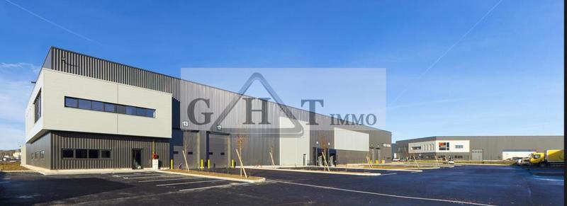 Entrepôt - 1 636 m²